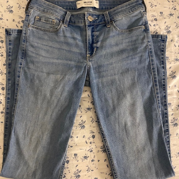 Hollister Low-Rise Boot - Picture 1 of 5